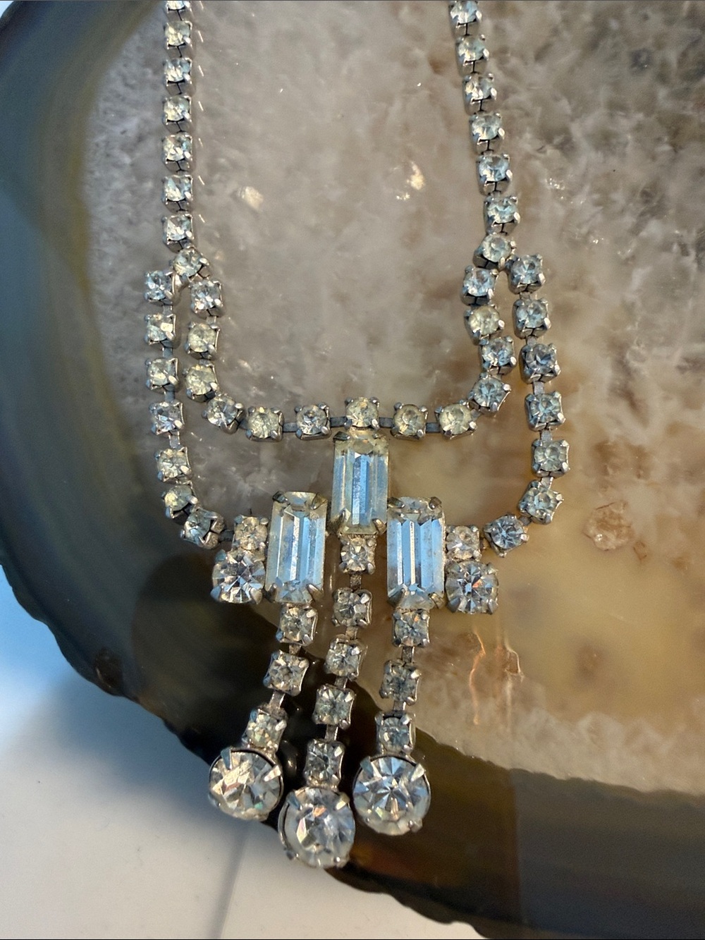 Vintage Rhinestone Drop Necklace in Women’s Jewelry Guc 14” prong set